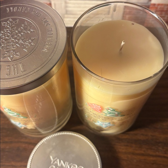 Yankee Candle Christmas Cookie Medium Duo! - Picture 3 of 4
